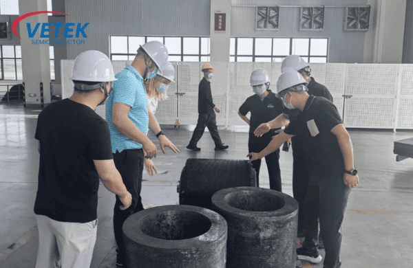 Клиенттерге Ветексемиконның көміртегі талшықты өнімдерінің зауытына кіріңіз